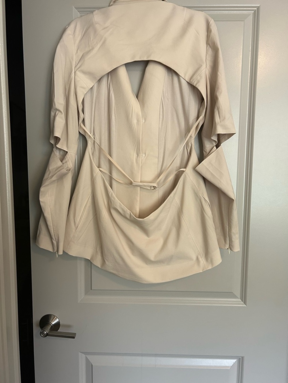 Jacquemus Off-White Cutout Sleeve Blazer Jacket - Picture 2 of 2